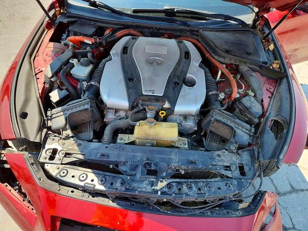 2014 INFINITI Q50 — Engine bay