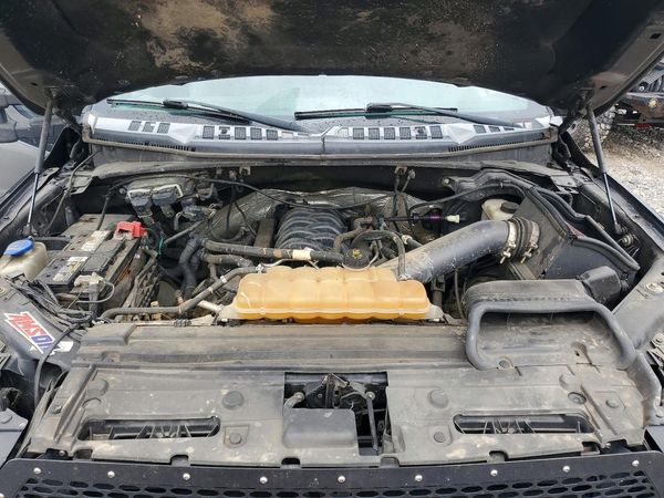 2017 FORD F150 SuperCrew — Engine bay