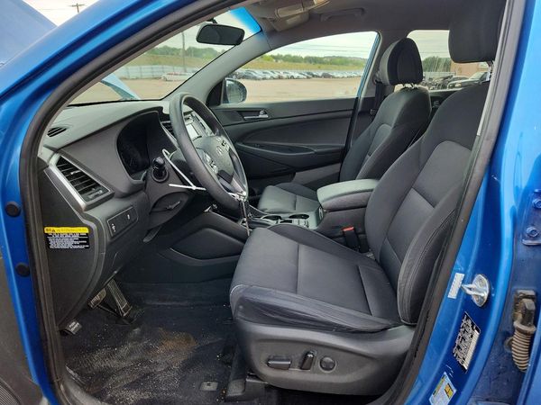 2017 HYUNDAI TUCSON — DENT