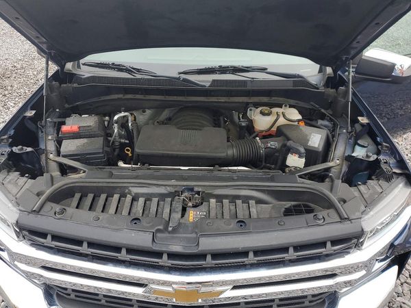 2019 CHEVROLET SILVERADO LT — Engine bay