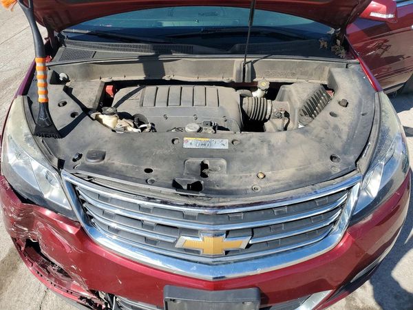 2016 CHEVROLET TRAVERSE 2LT — Engine bay