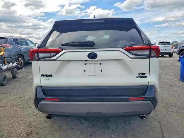 2019 TOYOTA RAV4 XSE HV 4WD — DIRR