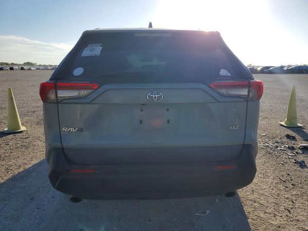 2021 TOYOTA RAV4 XLE Premium — DIRR
