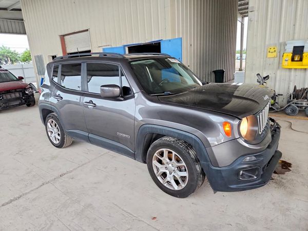 2018 JEEP RENEGADE — Passenger 3/4