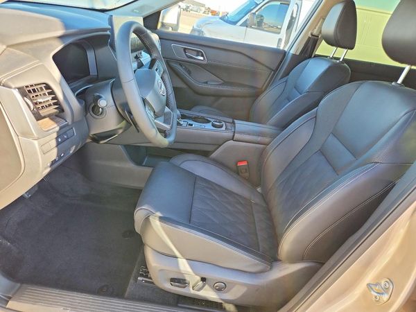 2026 NISSAN ROGUE Platinum — DENT