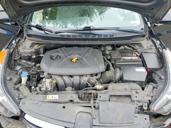 2013 HYUNDAI ELANTRA — Engine bay