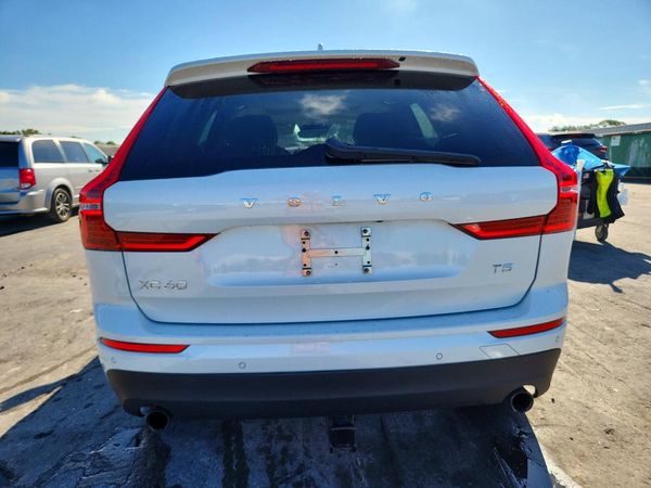 2021 VOLVO XC60 Momentum — DIRR