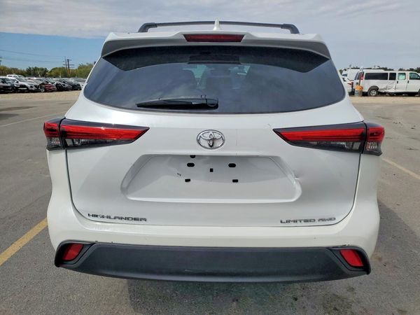 2020 TOYOTA HIGHLANDER XLE Nav — DIRR