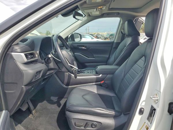 2020 TOYOTA HIGHLANDER XLE Nav — DENT