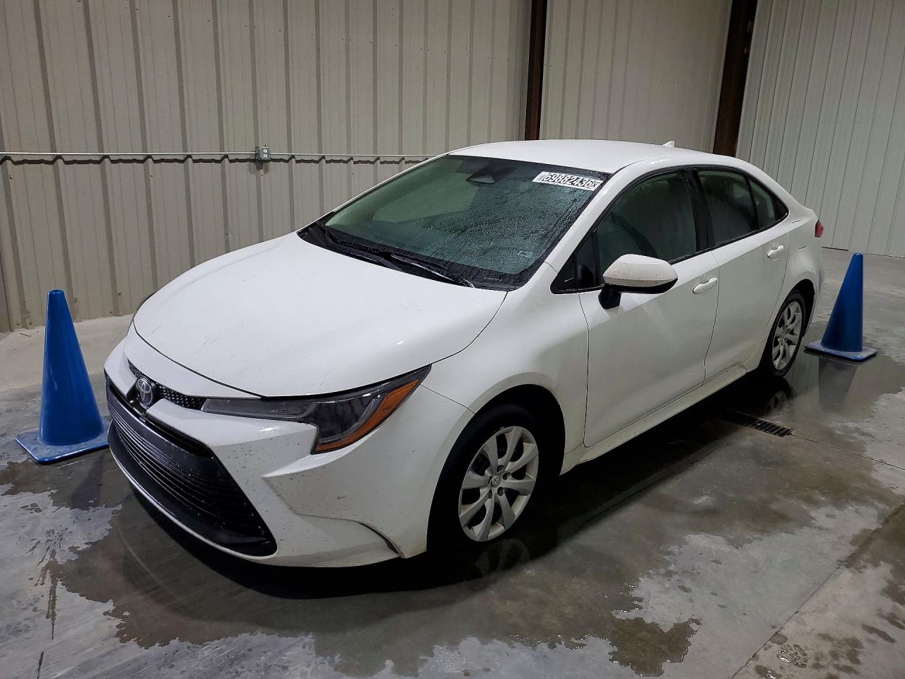 2025 TOYOTA COROLLA LE — Front 3/4