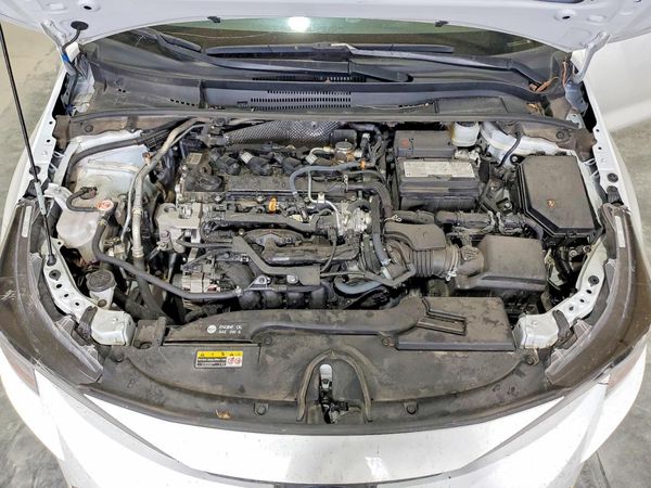 2025 TOYOTA COROLLA LE — Engine bay
