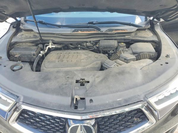 2017 ACURA MDX SH-AWD (Advance Ent) — Engine bay