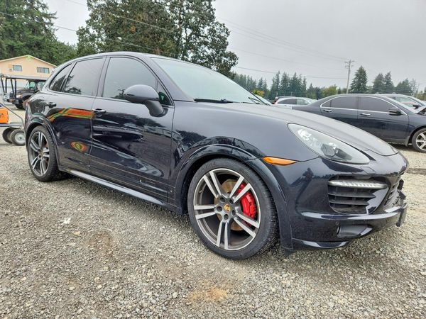 2014 PORSCHE CAYENNE GTS — Passenger 3/4