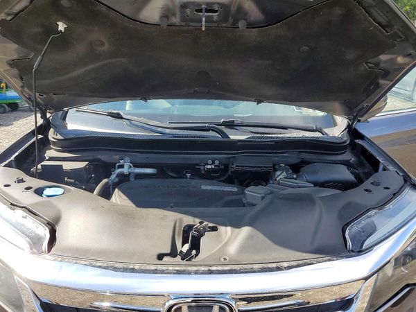 2019 HONDA PILOT — Engine bay