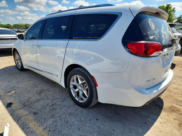 2018 CHRYSLER PACIFICA Limited — DSRA