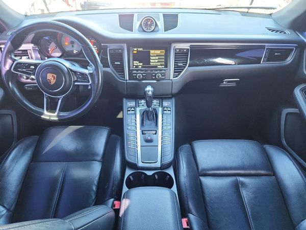 2015 PORSCHE MACAN — CKPT