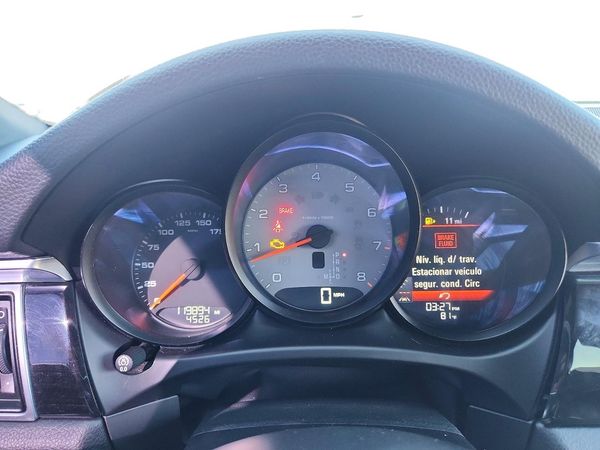 2015 PORSCHE MACAN — ODOM