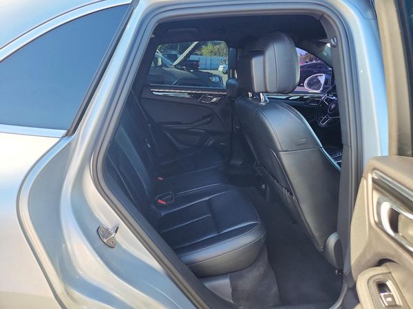 2015 PORSCHE MACAN — PSRS