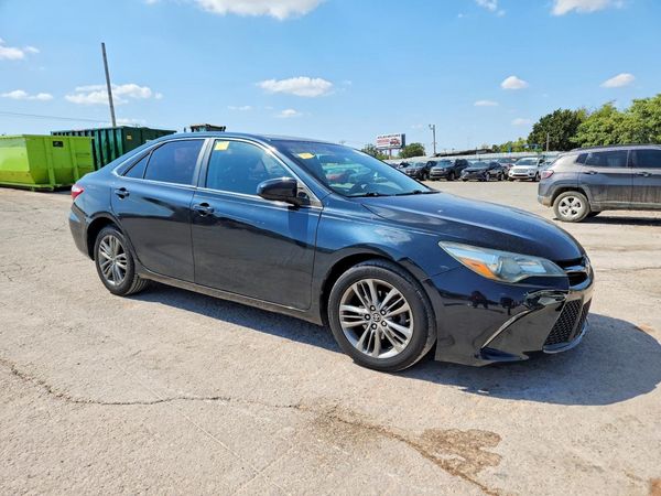 2015 TOYOTA CAMRY — Passenger 3/4