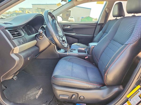 2015 TOYOTA CAMRY — DENT