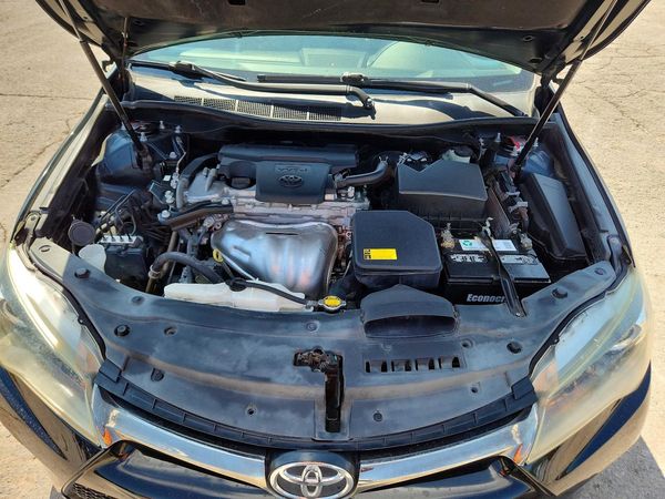 2015 TOYOTA CAMRY — Engine bay