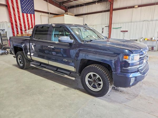 2018 CHEVROLET SILVERADO LTZ — Passenger 3/4