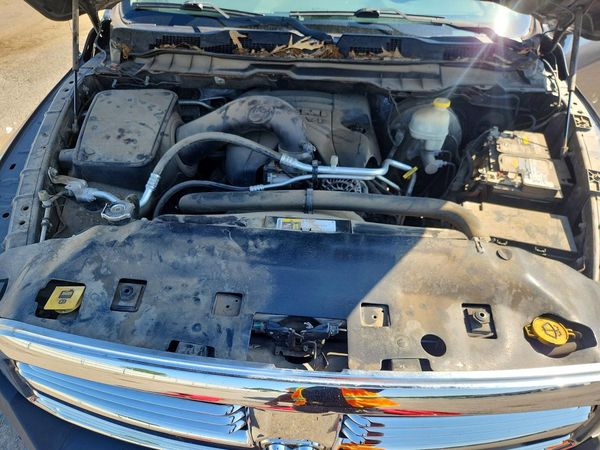 2016 RAM 1500 SLT — Engine bay