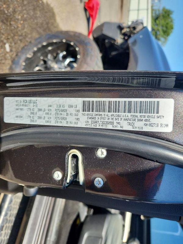 2016 RAM 1500 SLT — VINS