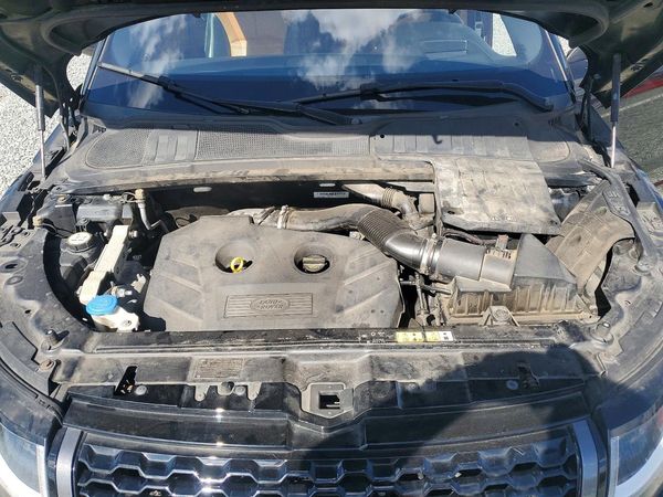 2017 LAND ROVER RANGEROVER HSE Dynamic — Engine bay
