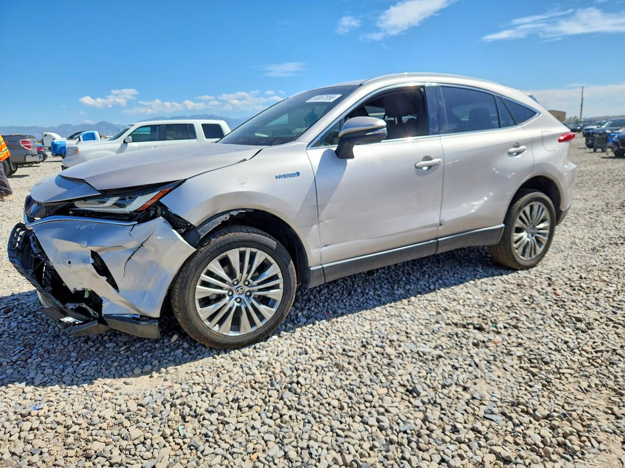 2021 TOYOTA VENZA — Front 3/4