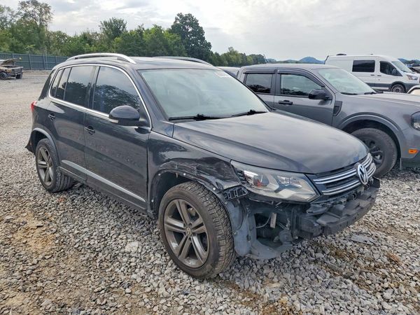2017 VOLKSWAGEN TIGUAN Sport — Passenger 3/4