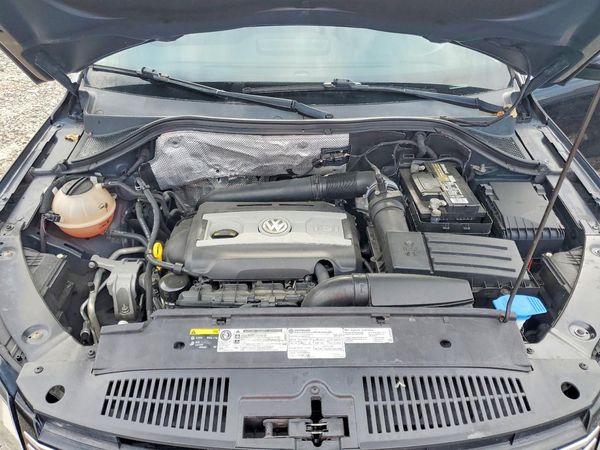 2017 VOLKSWAGEN TIGUAN Sport — Engine bay