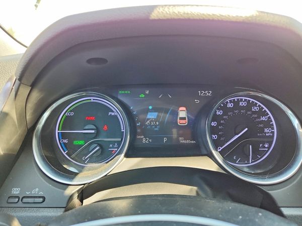 2019 TOYOTA CAMRY SOLA SE/XLE Hybrid — ODOM