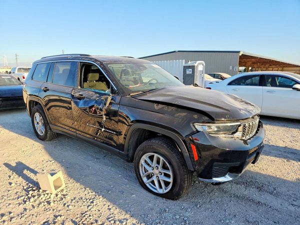 2023 JEEP GRAND CHEROKEE Laredo, Altitude — Passenger 3/4