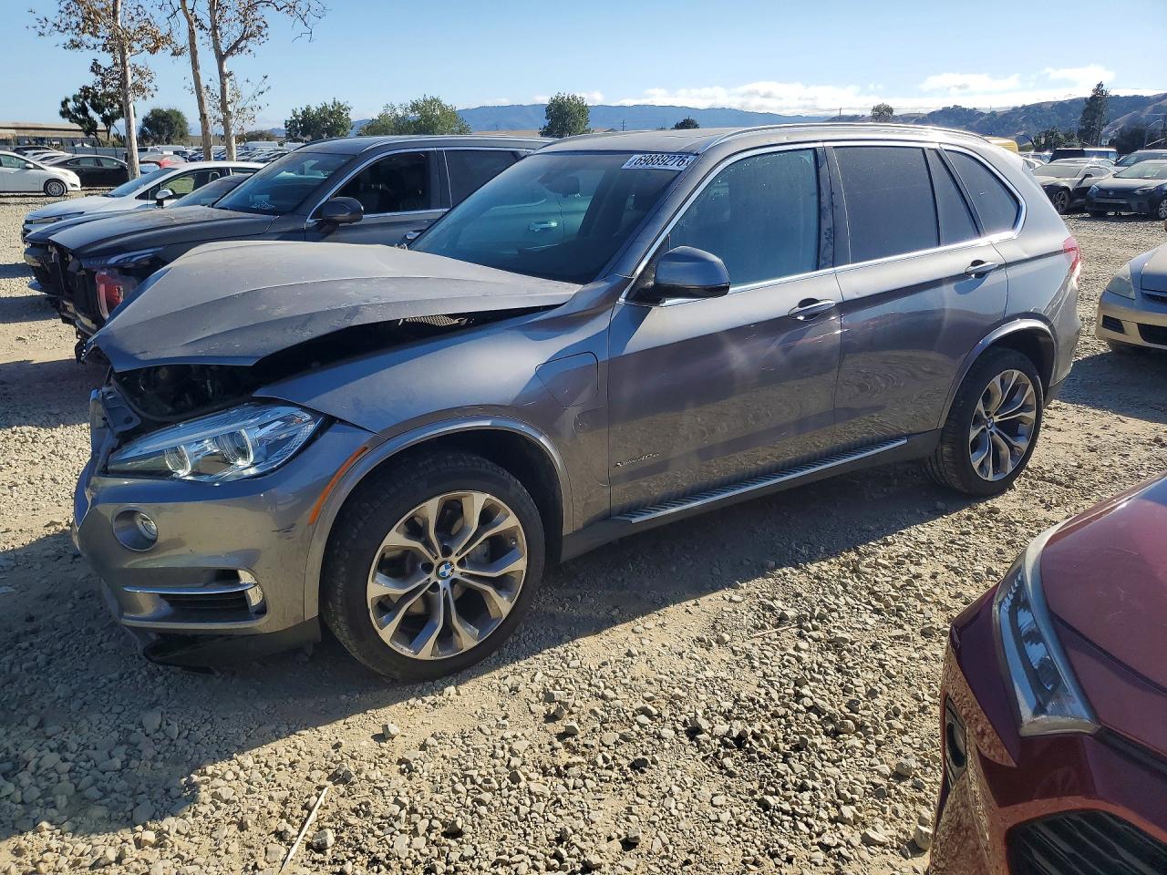 2016 BMW X5 xDrive40e — Front 3/4