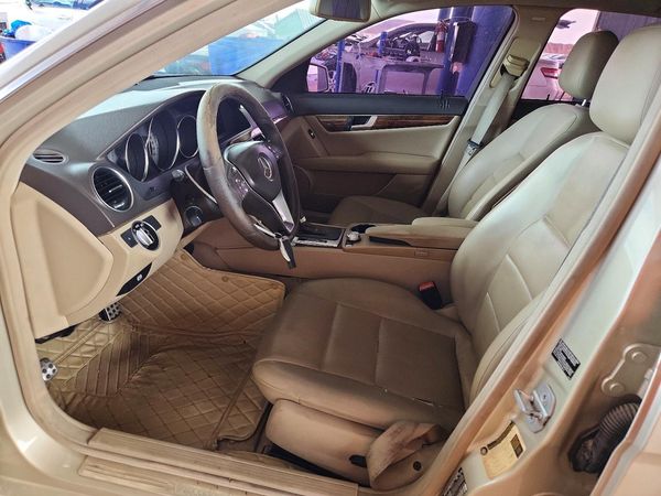 2012 MERCEDES-BENZ C C250 — DENT