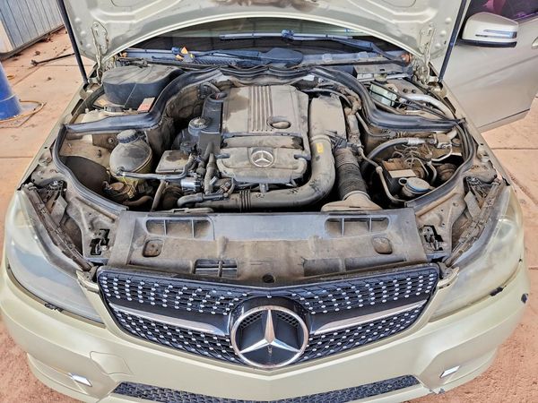 2012 MERCEDES-BENZ C C250 — Engine bay