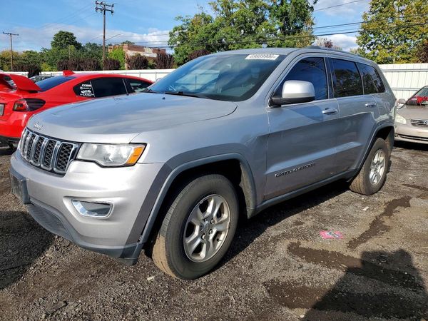 2017 JEEP CHEROKEE Laredo — Front 3/4