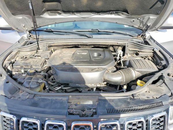 2017 JEEP CHEROKEE Laredo — Engine bay