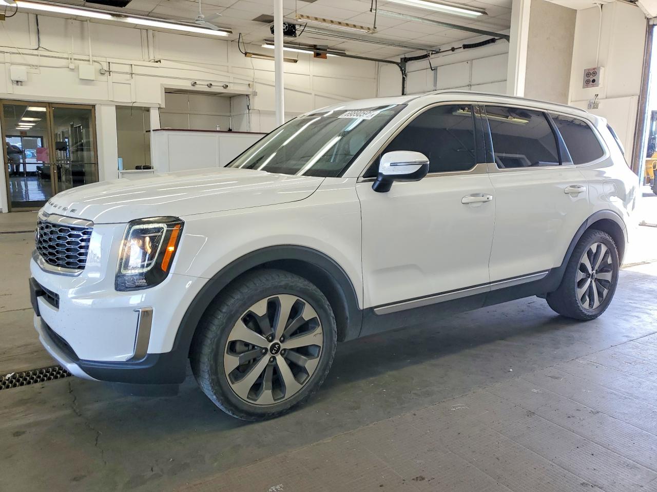 2020 KIA TELLURIDE S — Front 3/4