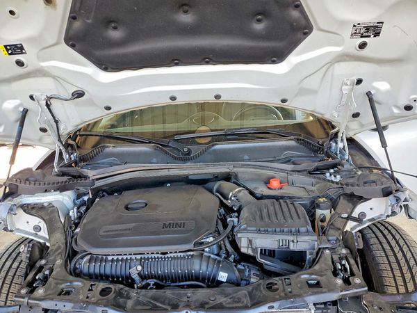 2022 MINI COOPER — Engine bay