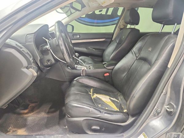 2013 INFINITI G37 — DENT