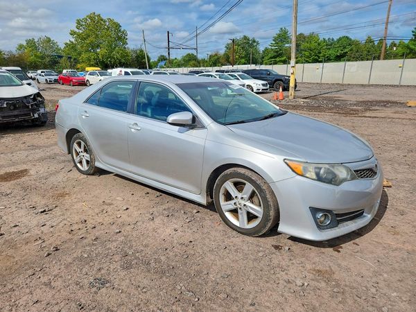 2012 TOYOTA CAMRY — Passenger 3/4