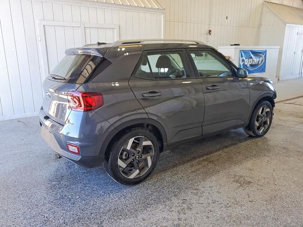 2026 HYUNDAI VENUE SEL, SEL w/ 2-Tone Roof — PSRA