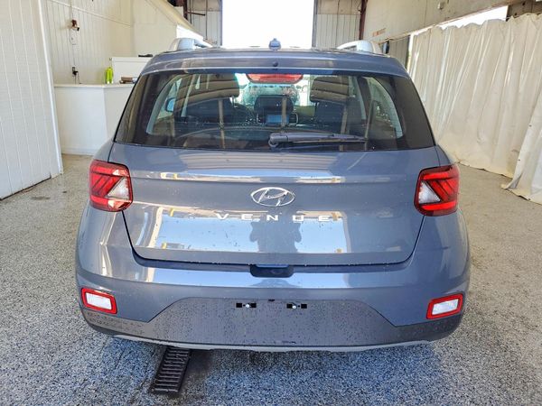 2026 HYUNDAI VENUE SEL, SEL w/ 2-Tone Roof — DIRR