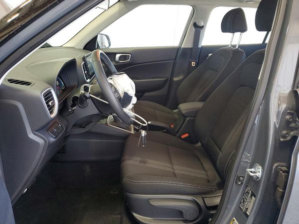 2026 HYUNDAI VENUE SEL, SEL w/ 2-Tone Roof — DENT