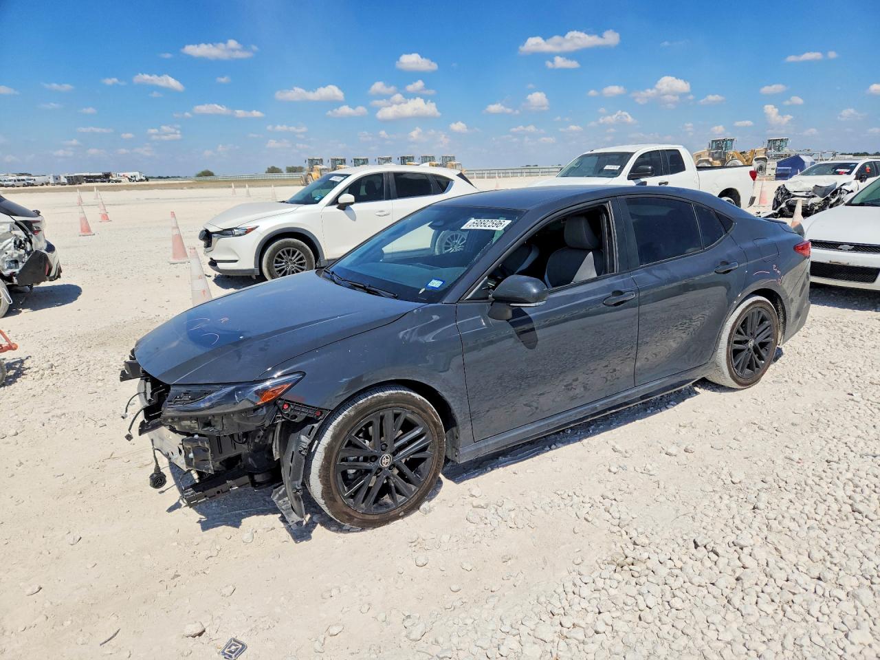 2025 TOYOTA CAMRY — Front 3/4