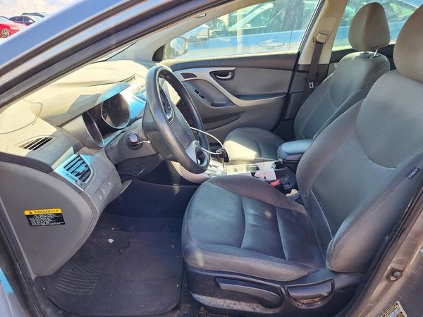 2012 HYUNDAI ELANTRA GLS(Middle grade) — DENT