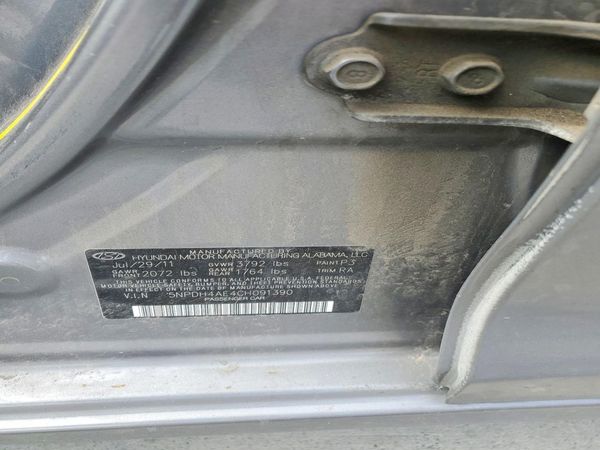 2012 HYUNDAI ELANTRA GLS(Middle grade) — VINS