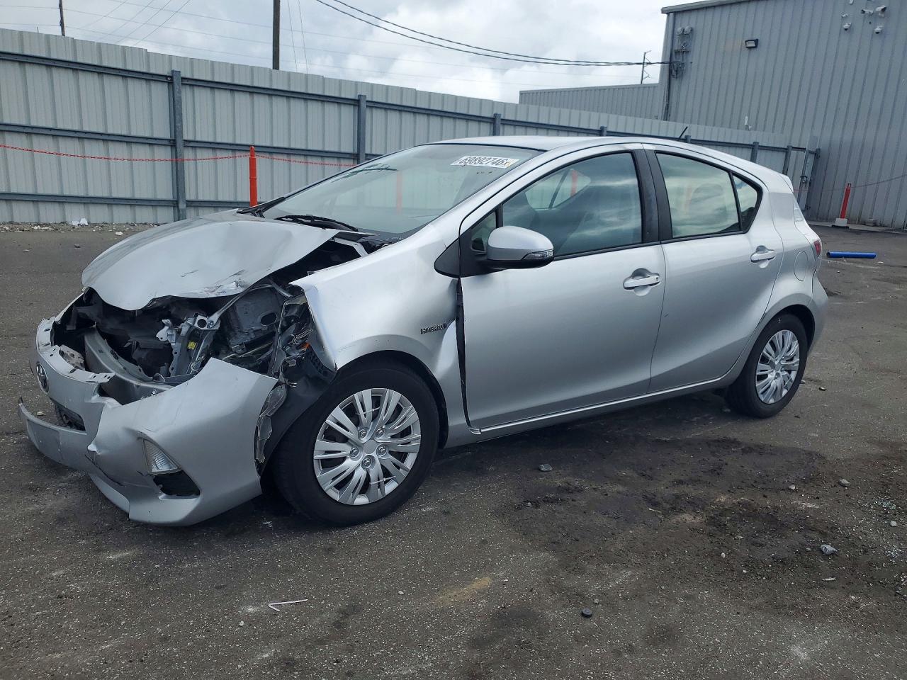 2013 TOYOTA PRIUS — Front 3/4